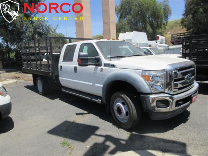 2012 Ford F550 XL Crew Cab ’12 Cama de gas de estaca
