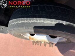 
										2012 Ford F-550 XL 12′ cama de estacas con puerta trasera (1600 LB) full									