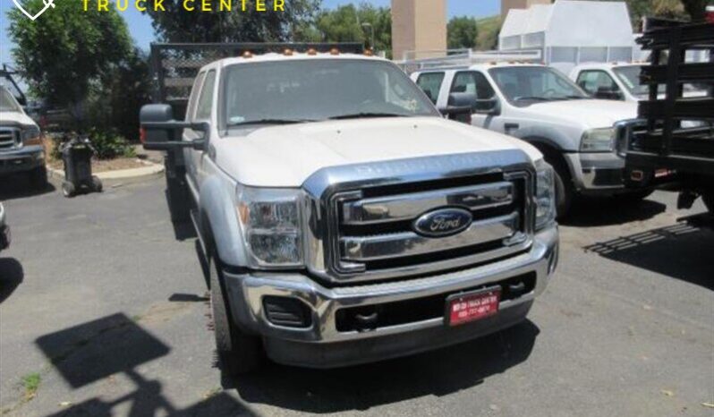 
								2012 Ford F550 XL Crew Cab ’12 Cama de gas de estaca full									