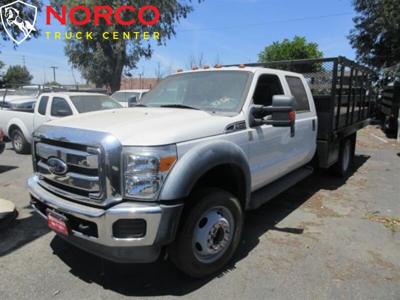 2012 Ford F550 XL Crew Cab ’12 Cama de gas de estaca