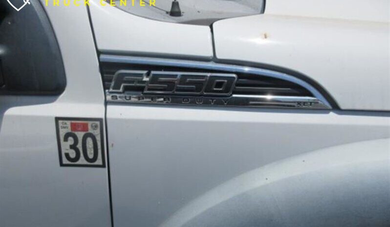
								2012 Ford F550 XL Crew Cab ’12 Cama de gas de estaca full									