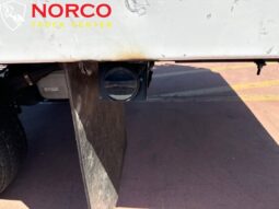 
										2012 Ford F-550 XL 12′ cama de estacas con puerta trasera (1600 LB) full									