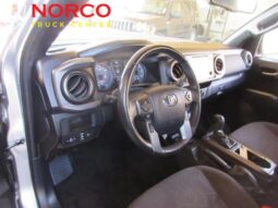 
										2018 Toyota Tacoma SR5 V6 CC,SB full									