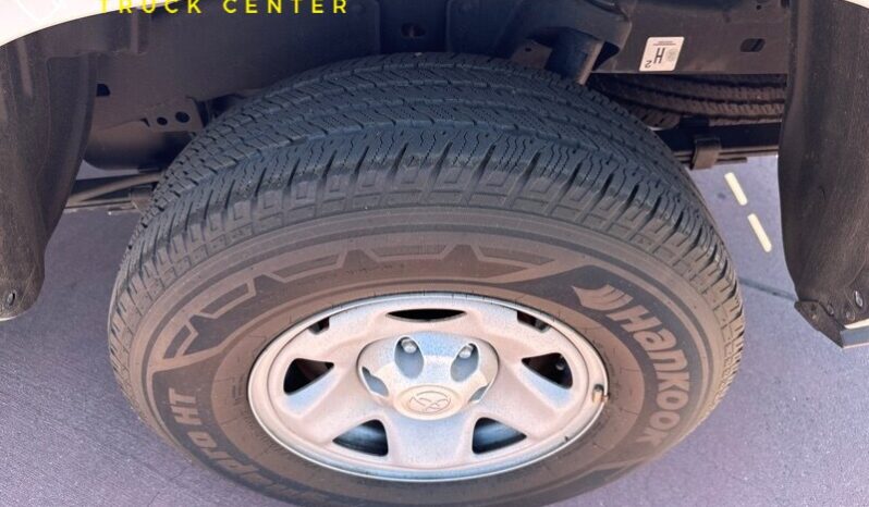 
								Toyota Tacoma SR 2019 .4×4 full									