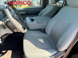 
										2012 Ford F-550 XL 12′ cama de estacas con puerta trasera (1600 LB) full									