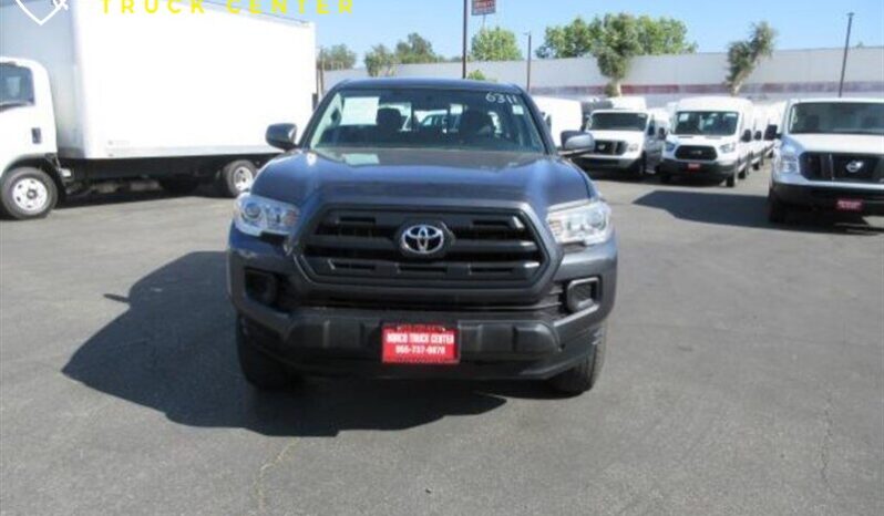 
								Toyota Tacoma SR V6 2017 full									