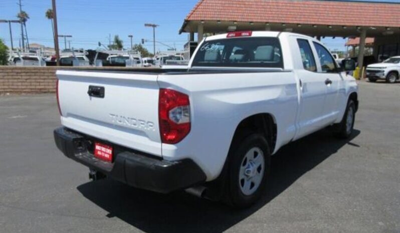 
								Toyota Tundra SR 2016 full									