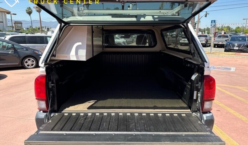 
								Toyota Tacoma SR 2019 .4×4 full									
