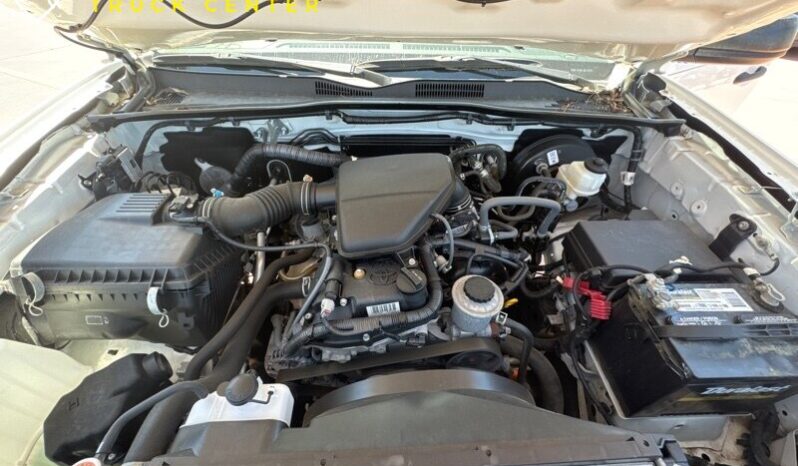 
								Toyota Tacoma SR 2019 .4×4 full									