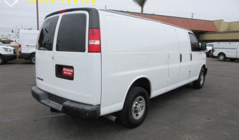 
								2017 Chevrolet Express 2500 G2500 Carga extendida con estantes full									