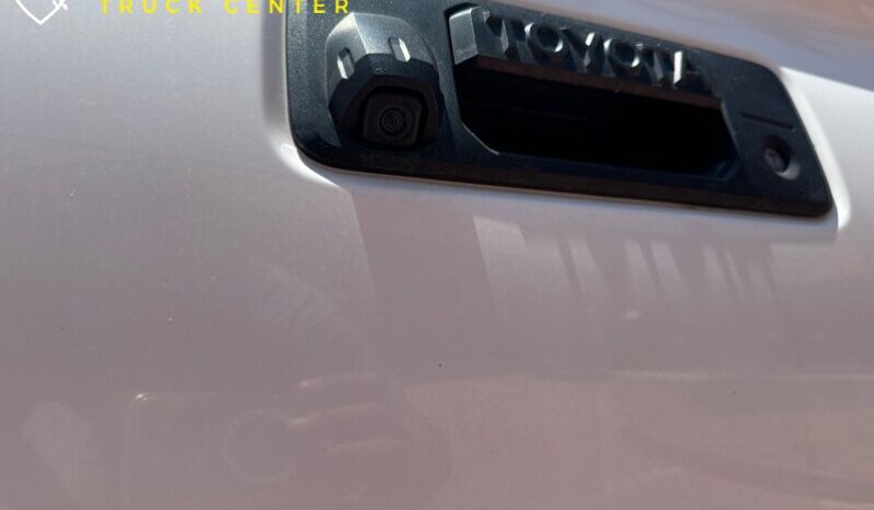 
								Toyota Tacoma SR5 V6 2018 full									