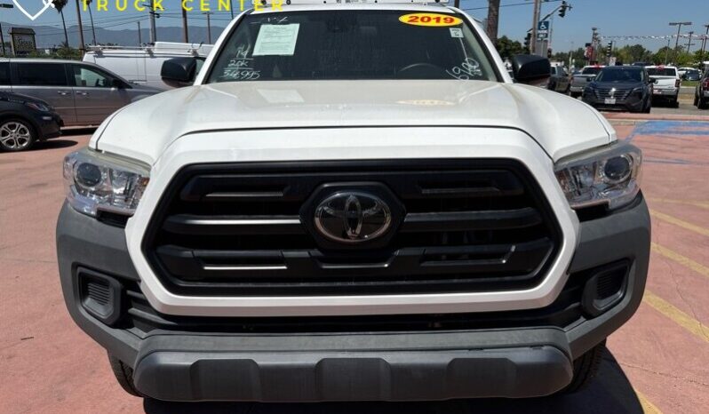 
								Toyota Tacoma SR 2019 .4×4 full									