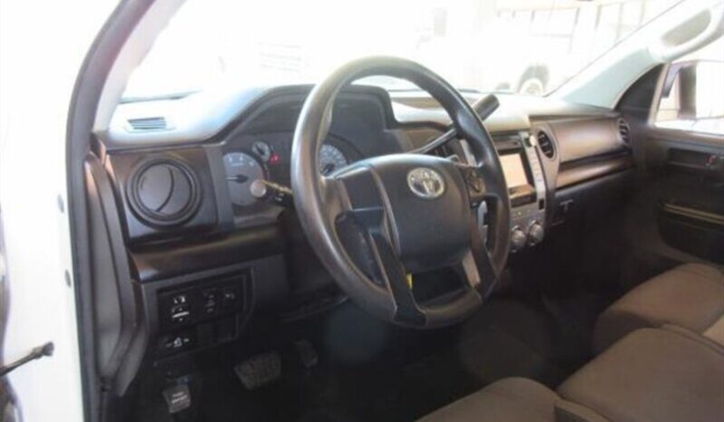 
								Toyota Tundra SR 2016 full									