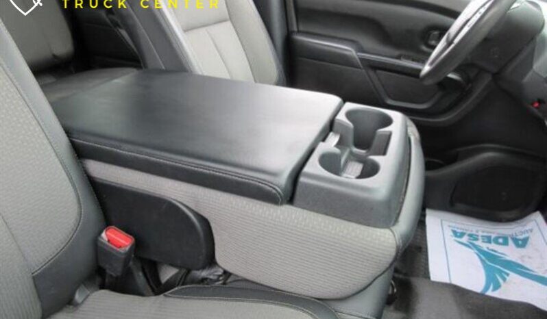 
								Nissan Titan S 2017 full									