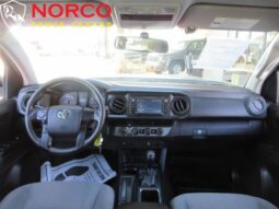
										Toyota Tacoma SR V6 2017 full									