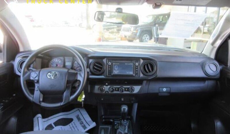 
								Toyota Tacoma SR V6 2017 full									