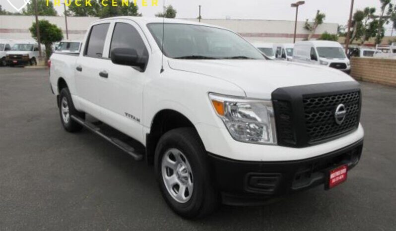 
								Nissan Titan S 2017 full									