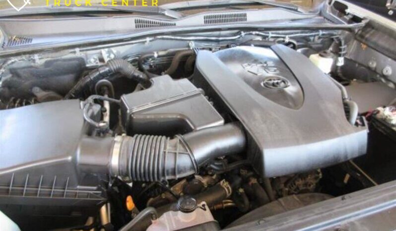 
								2018 Toyota Tacoma SR5 V6 CC,SB full									