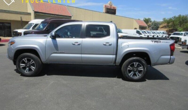 
								2018 Toyota Tacoma SR5 V6 CC,SB full									
