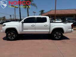 
										Toyota Tacoma SR5 V6 2018 full									