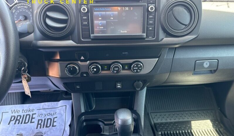 
								Toyota Tacoma SR 2019 .4×4 full									