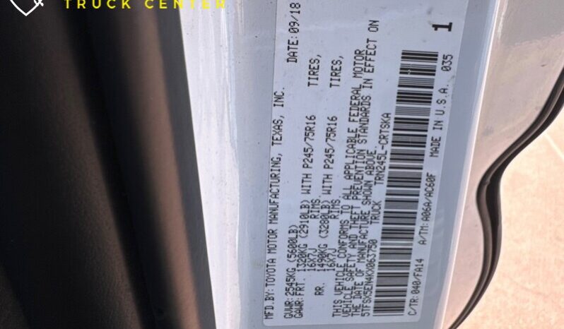 
								Toyota Tacoma SR 2019 .4×4 full									