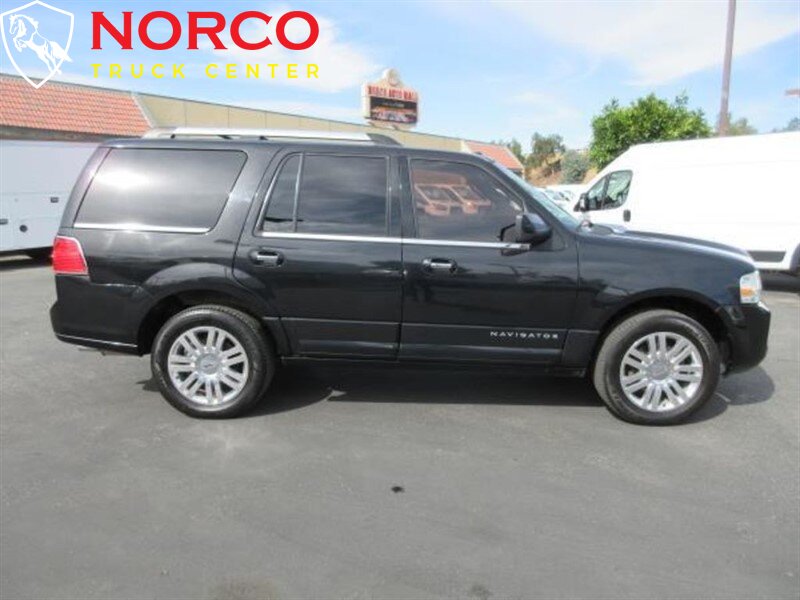 Lincoln Navigator 2011