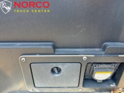 
										Toyota Tacoma SR5 V6 2018 full									