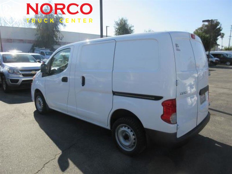 Nissan NV 200 2015