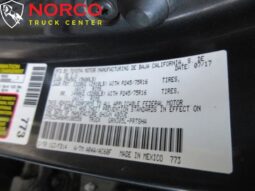 
										Toyota Tacoma SR V6 2017 full									