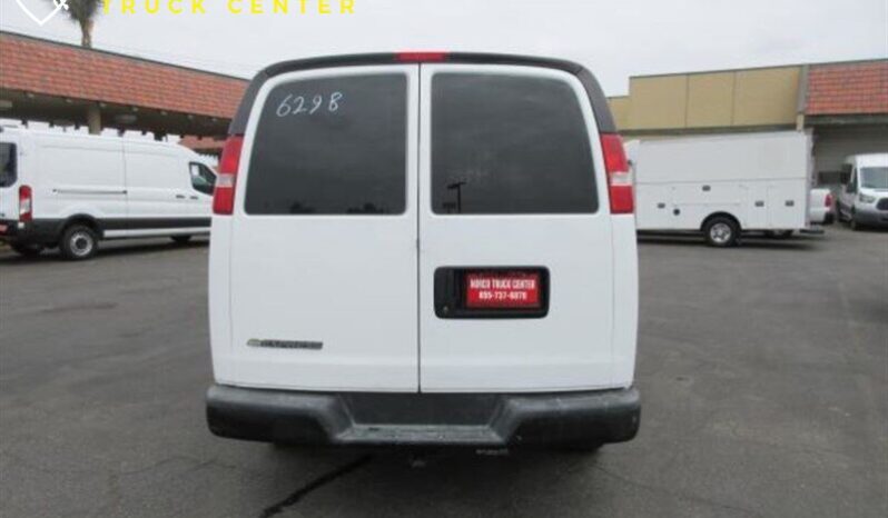 
								2017 Chevrolet Express 2500 G2500 Carga extendida con estantes full									