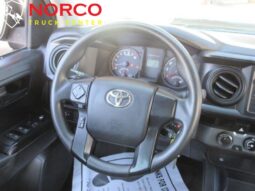 
										Toyota Tacoma SR V6 2017 full									
