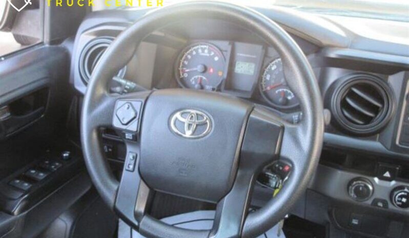 
								Toyota Tacoma SR V6 2017 full									