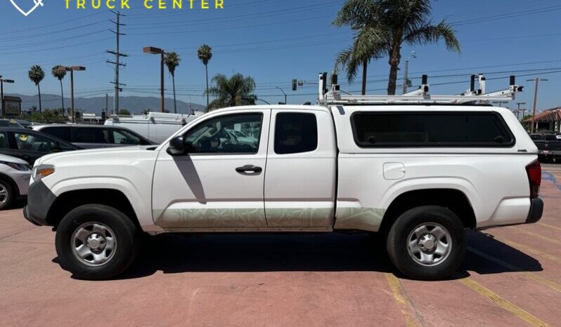 
								Toyota Tacoma SR 2019 .4×4 full									