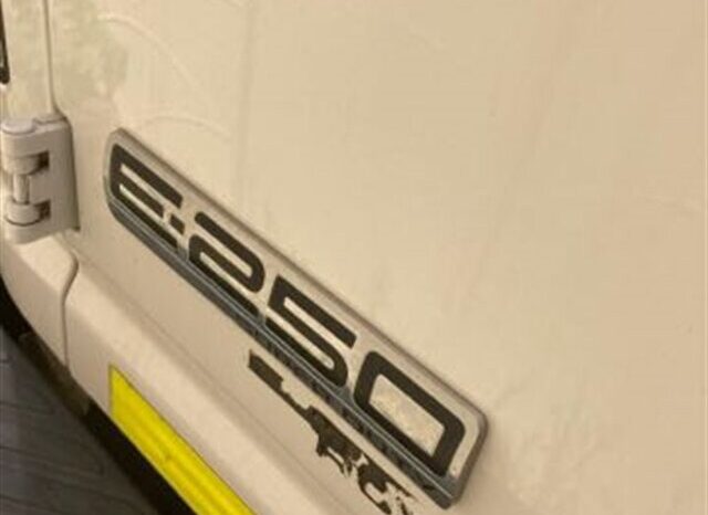 
								Ford E-Series E-250 2011 full									