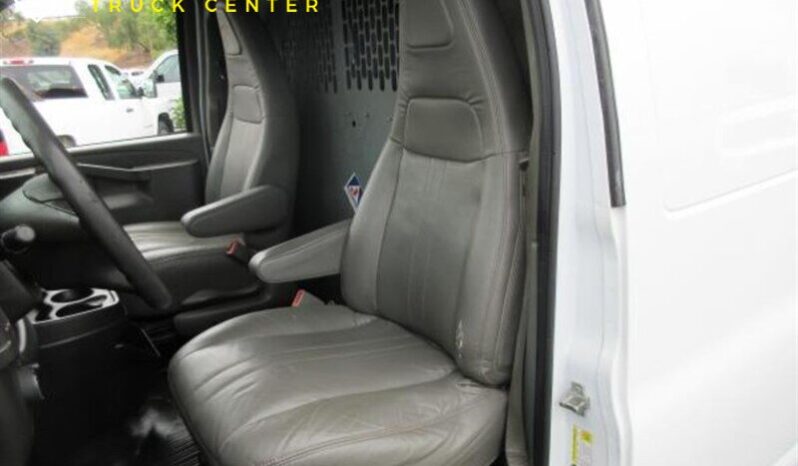 
								2017 Chevrolet Express 2500 G2500 Carga extendida con estantes full									