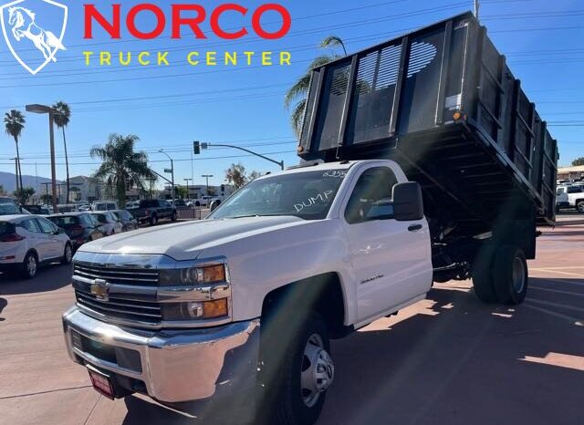 
								Camión de trabajo Chevrolet Silverado 3500HD 2015, VOLCADO full									