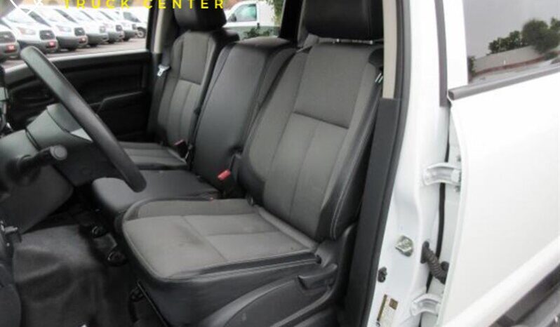 
								Nissan Titan S 2017 full									