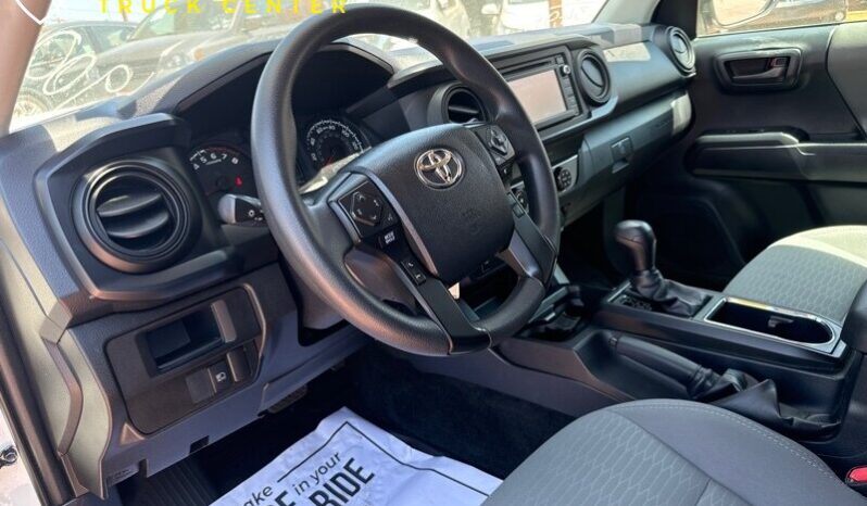 
								Toyota Tacoma SR 2019 .4×4 full									