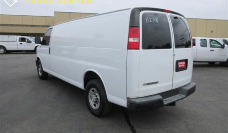 
								2017 Chevrolet Express 2500 G2500 Carga extendida con estantes full									