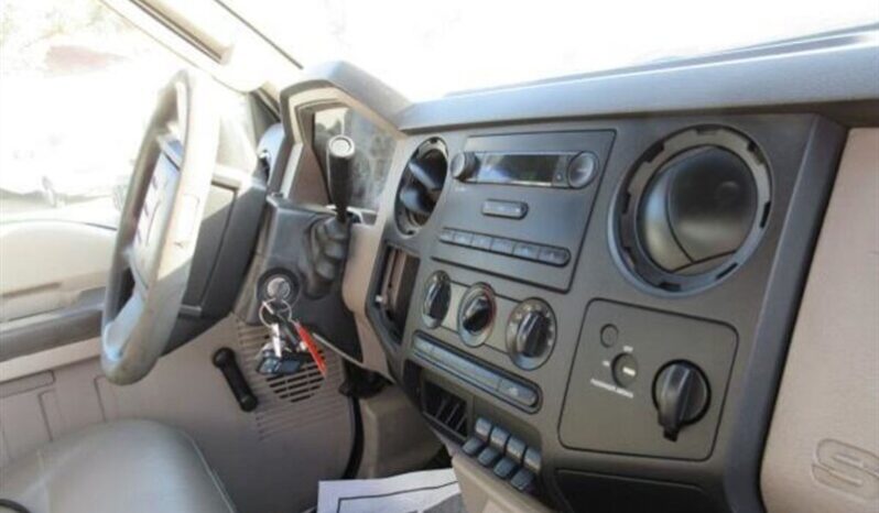 
								2008 Ford F-450 Cabina regular full									