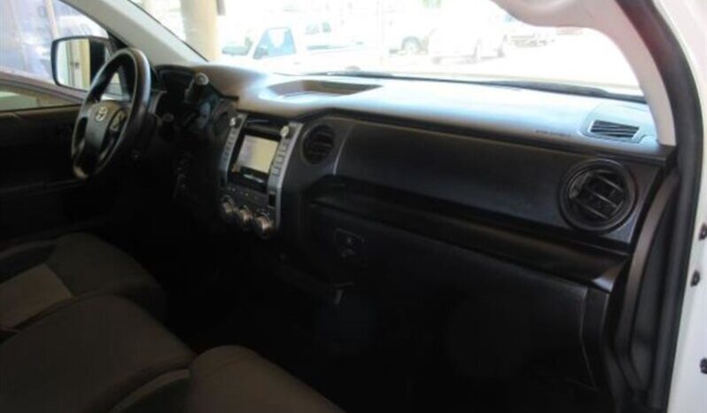 
								Toyota Tundra SR 2016 full									