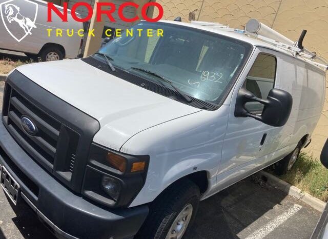 
								Ford E-Series E-250 2011 full									