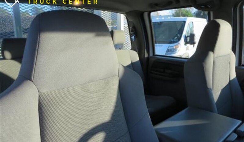 
								Ford F550 XLT 2006 full									