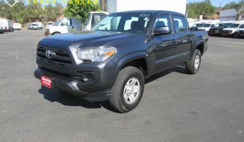 
								Toyota Tacoma SR V6 2017 full									