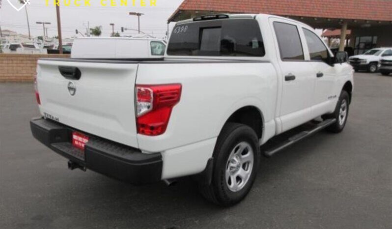 
								Nissan Titan S 2017 full									